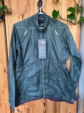 Sherpa Lightweight Windbreaker Jacket in Slate Green (size XL)